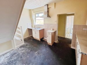 Kitchen- click for photo gallery